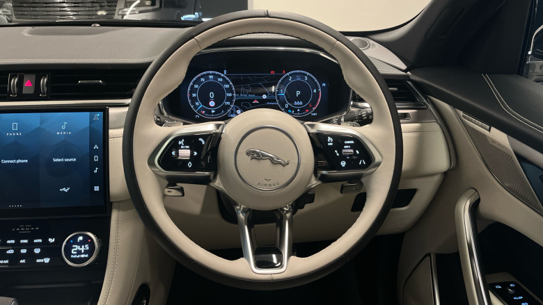 Jaguar F-Pace 2.0 D200 R-Dynamic SE Black 5dr Auto AWD Diesel Estate